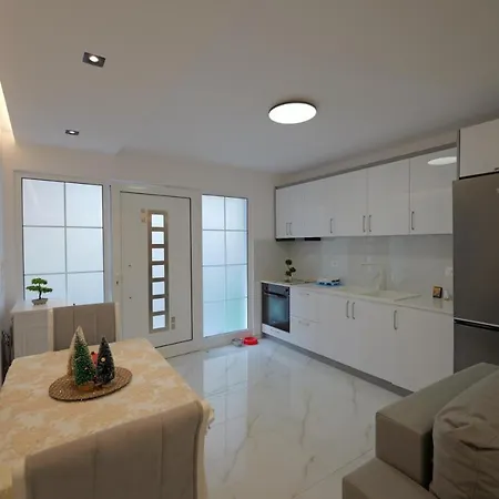 Fabiola Apartment *